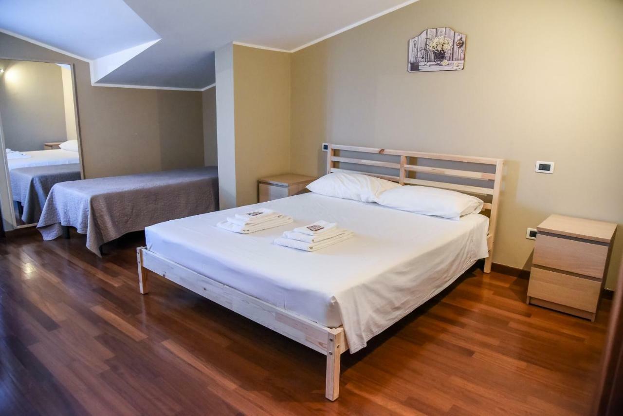 Attic Aries Lägenhet Montesilvano Marina Exteriör bild