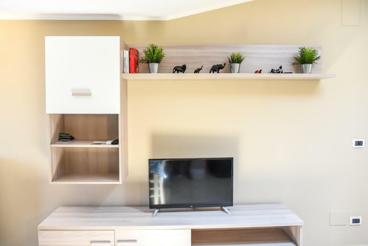 Attic Aries Lägenhet Montesilvano Marina Exteriör bild